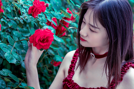 （活力中国调研行）探访中国最大碳纤维生产基地 感受“黑色黄金”的科技重量